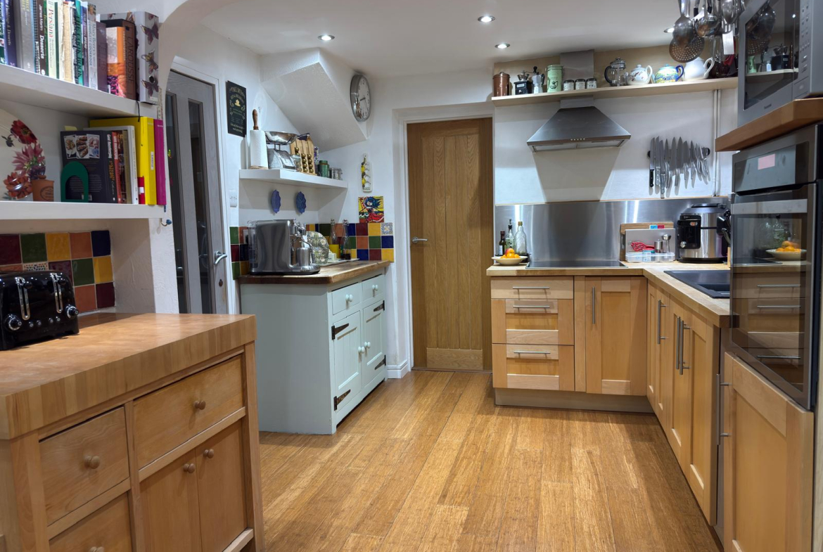 Detached four bedroom detached house Cowley Oxford OX4