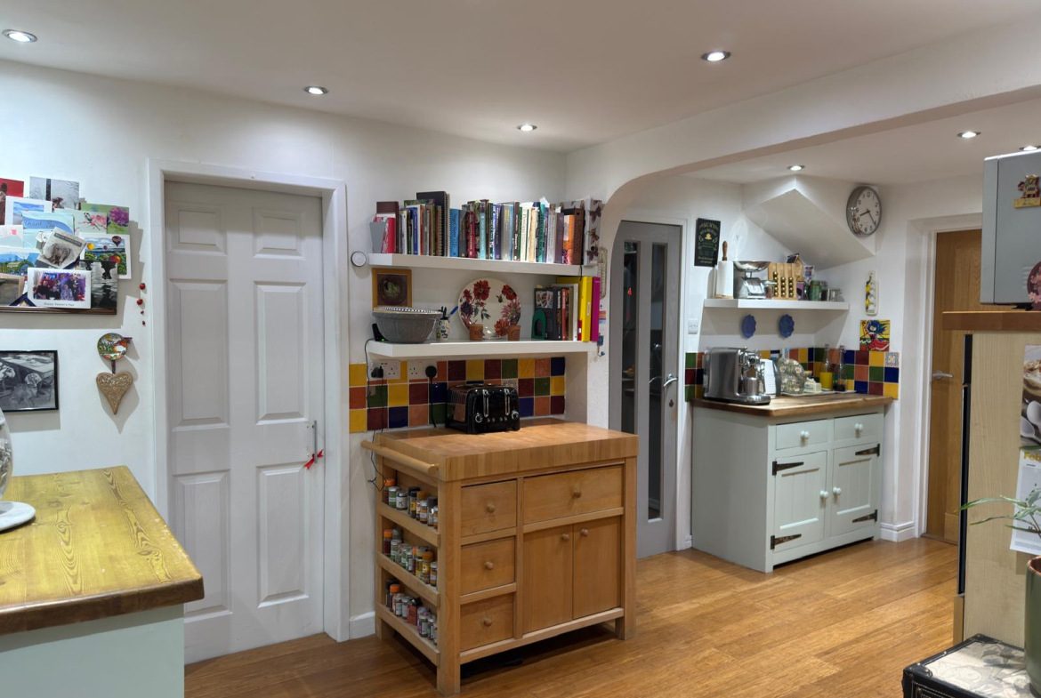 Detached four bedroom detached house Cowley Oxford OX4